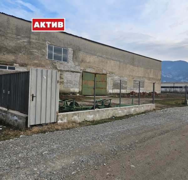 Дава под наем склад, гр. търговище, промишлена зона