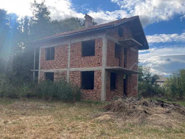 Продава  къща с. Злокучене, област София
      76 кв.м
