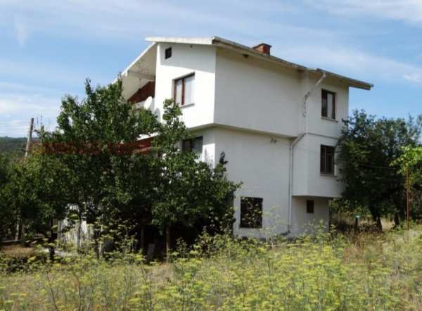 Продава  вила с. Мухово, област София
      180 кв.м