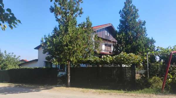 Продава  къща с. Зорница, област Варна
      220 кв.м