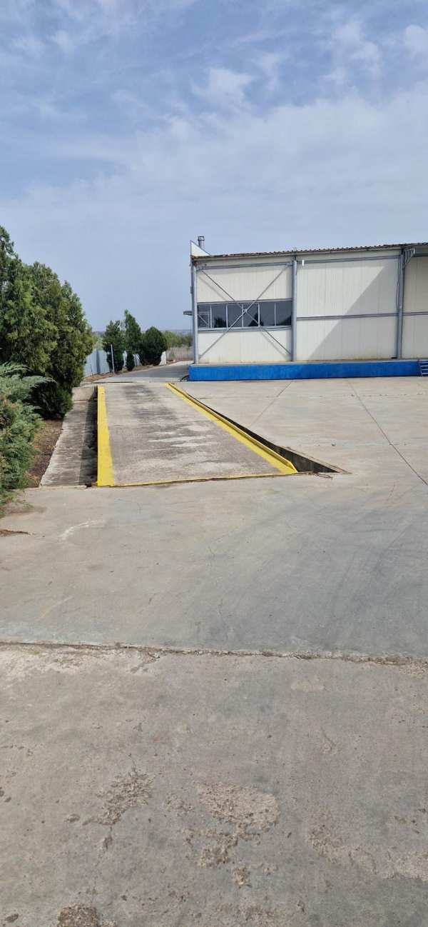 Дава под наем  склад град Ямбол, Промишлена зона
      1536 кв.м