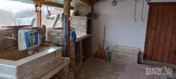 Продавам къща в село черни връх