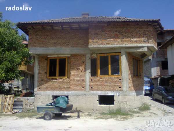 Продавам къща в копривщица