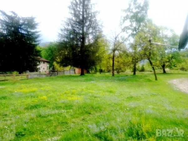 Топ локация!продавам упи в местноста костина  на курорта рибарица с лице  на главен път и до река