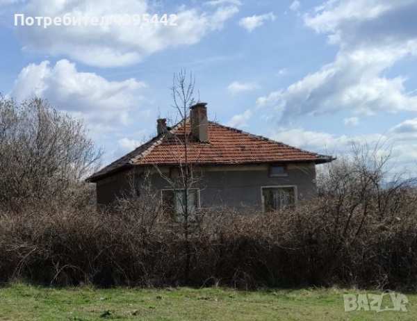 Продава къща гр. златица област софия.