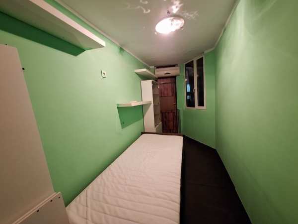 Обзаведена стая за жена/момиче в Център до метро Сердика