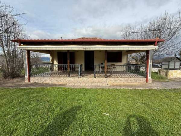 Продава се къща в Гърция на 20 минути с автомобил от Неа Врасна