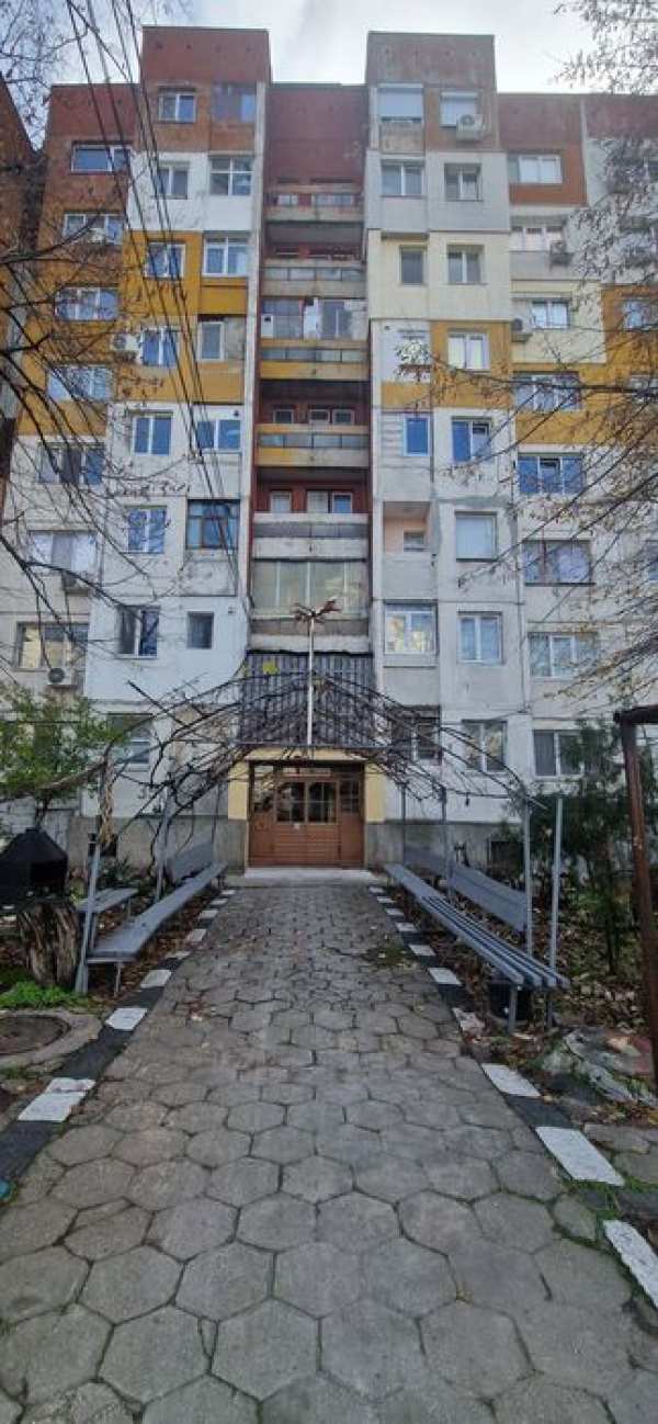 Двустаен апартамент кв.Деленки