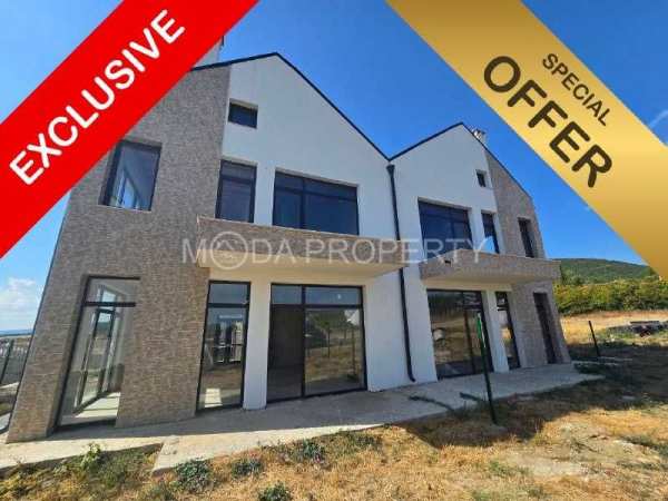 ОТСТЪПКА! ЕКСКЛУЗИВНО! РАЗСРОЧКА! Просторна 6-стайна къща с площ 208 m² в Кошарица с панорамна гледка към морето, планината и гората !