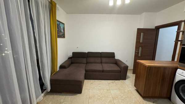 Тристаен ап. под наем в кв. Кръстова вада