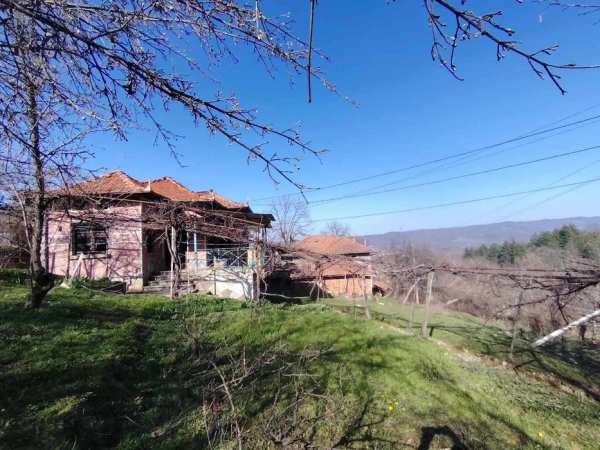 Къща в близост до язовир Сопот !