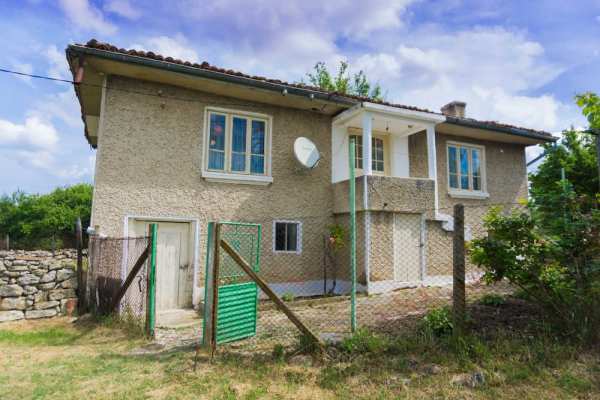 КЪЩА, Селскостопански Постройки, Ток и Вода, ПИ 1020 м2 + ПИ 700 м2