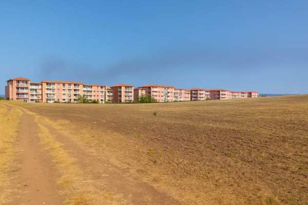 15 дка до Sunny Day 6 - Инвестиционен парцел, 70 м до регулация