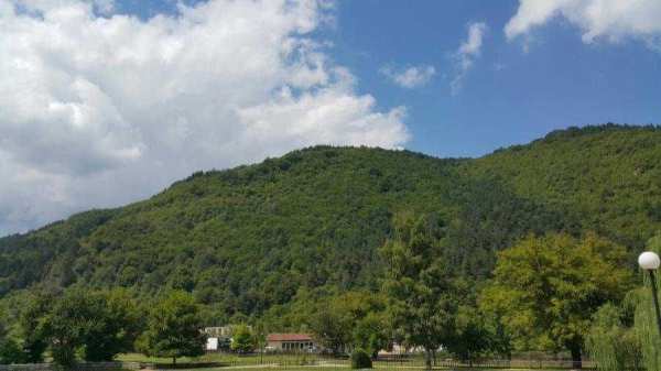 Отдавам под наем гарсониера.