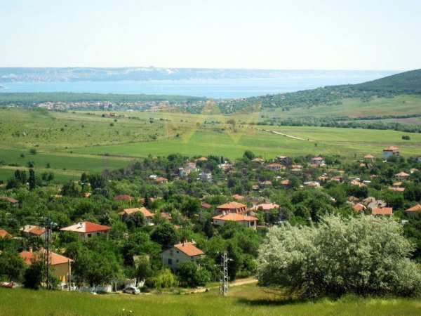 Парцел в Варна, област-с.Осеново площ 672 цена 19000