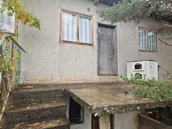 Продава ВИЛА в с.Егълница ,обл.Перник