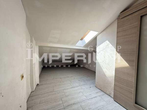 Продава! Страхотна локация! Подходящ за инветиция ! Тухла