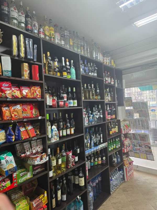 Продавам бизнес магазин за алкохол и цигари