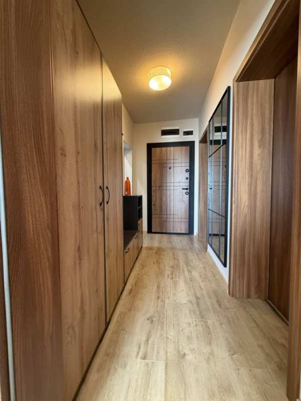 Дава под наем тристаен