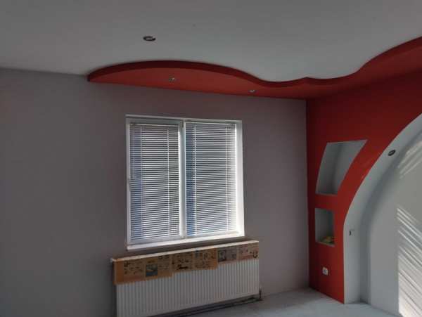 Продава тухлена къща с гараж