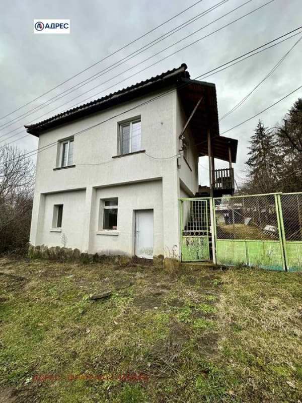 Къща в Ловеч, област-с.Горно Трапе площ 86 цена 43500