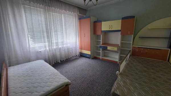 тристаен , обзаведен апартамент под наем