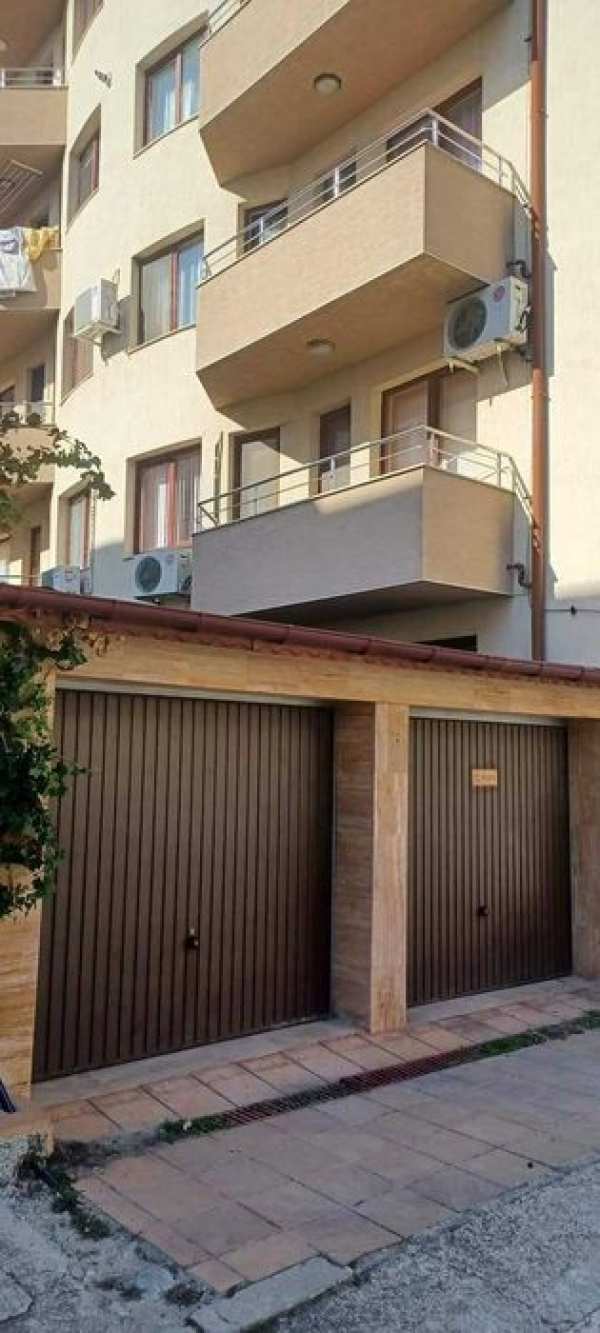 гараж под наем Сандански