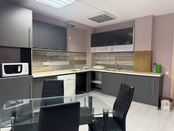 Отдавам под наем четиристаен апартамент  170 кв.м | До БСУ | Собствени