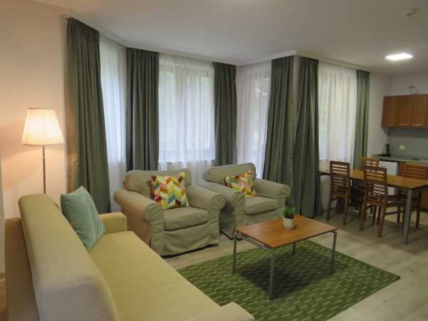 Наскоро реновиран, напълно обзаведен апартамент / реф. 1000-405