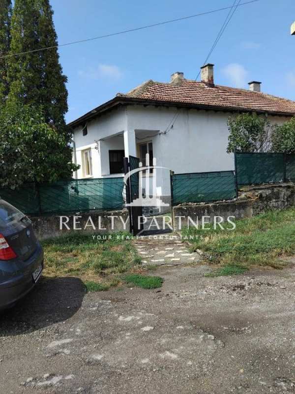 Продава къща – с. Долни Раковец, обл. Перник