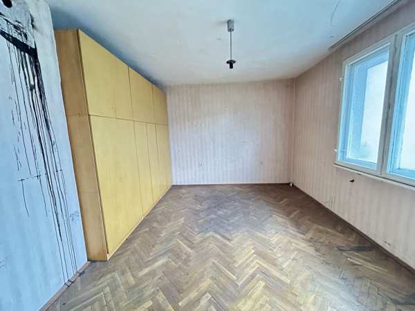 Продава се многостаен апартамент