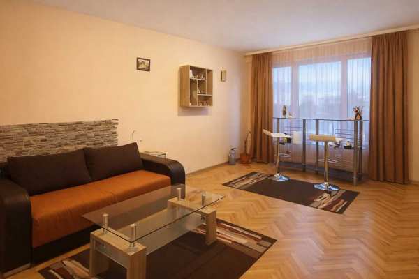 Двустаен ап. под наем в кв. Света Троица