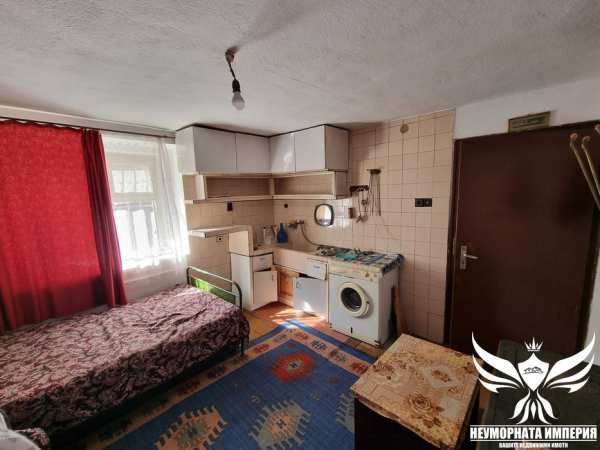 Продавам многостаен РЗП135кв с два гаража в Асеновград,кв.Долни Воден