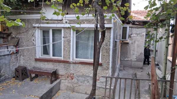 Къща в Горна Оряховица Гарата 470 кв двор