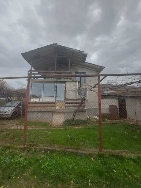 Двуетажна вила с панорама, мест. Кованлъка