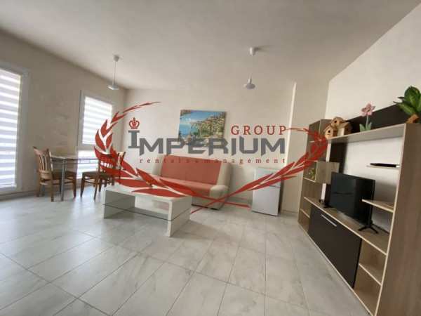 Тристаен обзаведен апартамент под наем в района на кв. Бриз, гр. Варн