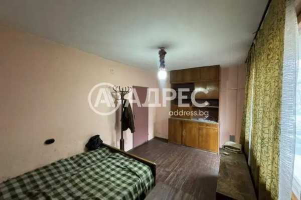 Етаж от къща в град Попово с отлична локация