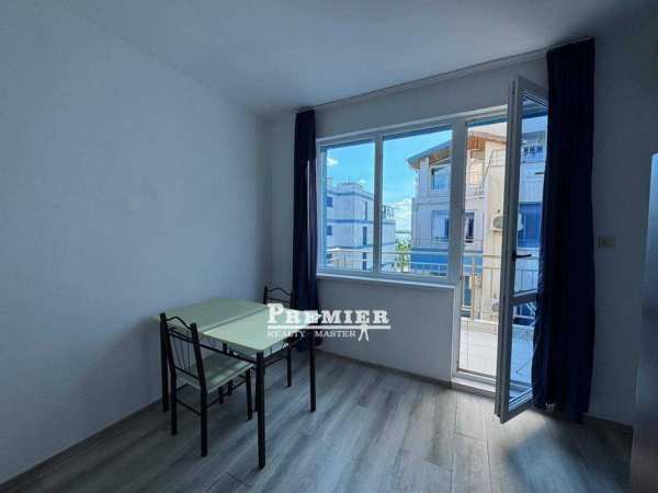 Просторно студио на първа линия в Поморие - 53990 EUR