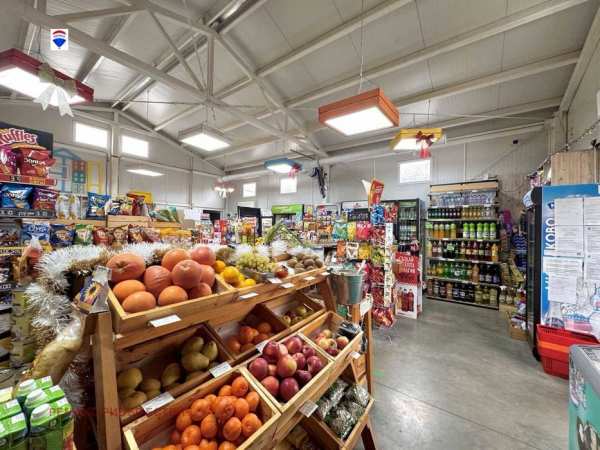 Търговски обект за продажба в с. Сандрово
