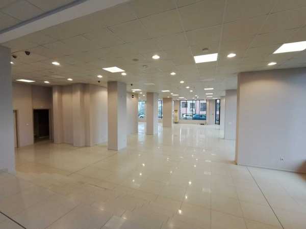 Шоу Рум, магазин, в оживен квартал на гр. Варна