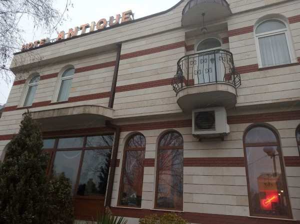 Семеен хотел и ресторант гр.Златица