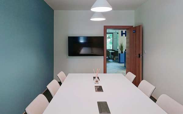 Самостоятелно офис пространство за 3-4 души в Regus Flavia