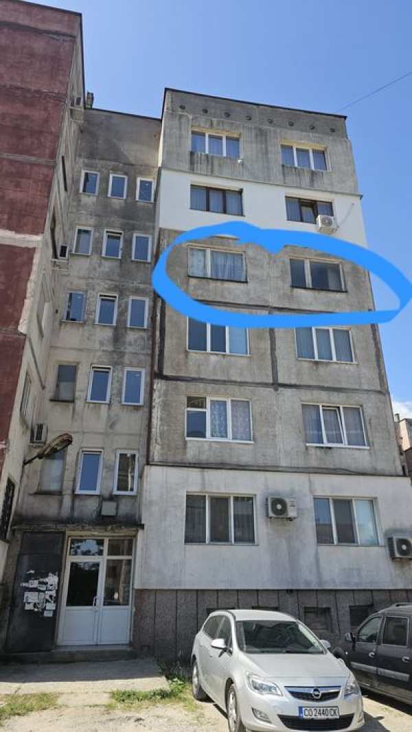 Продава се 3-стаен апартамент в град Етрополе