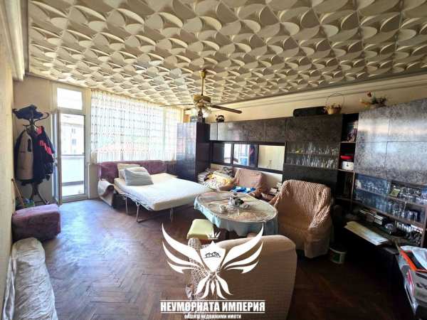 Продавам тристаен апартамент 71кв.м. на 4 етаж в Асеновград до Месокомбината