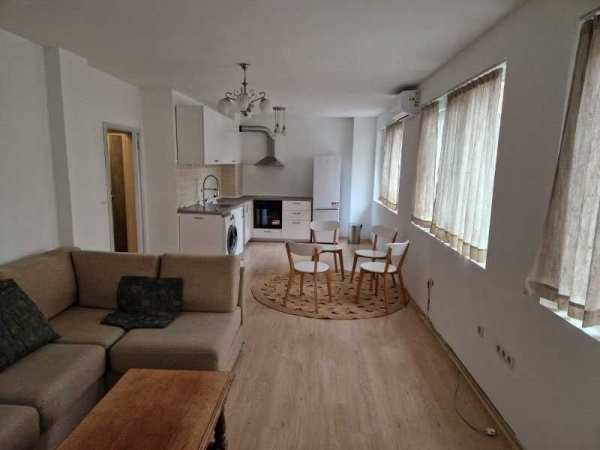 Тристаен ап. под наем Център ЦУМ