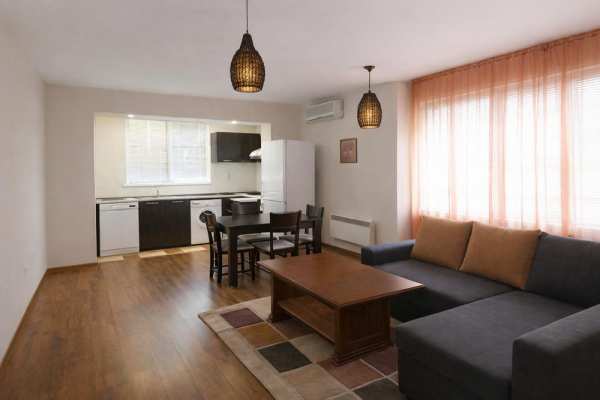 Тристаен апартамент под наем в кв. Каменица 2