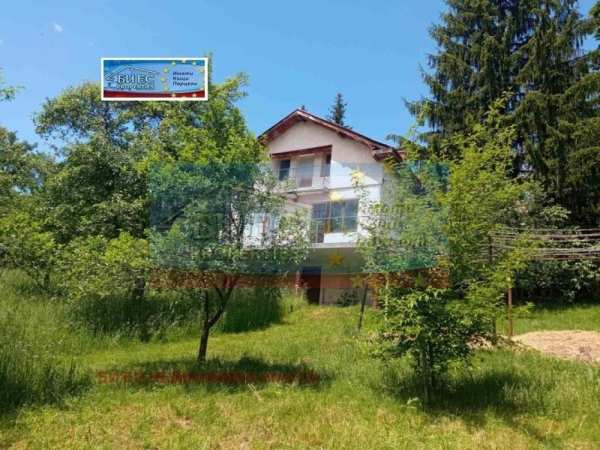 Къща гр. Етрополе - с. Бойковец 125 м² и двор 1022 м²