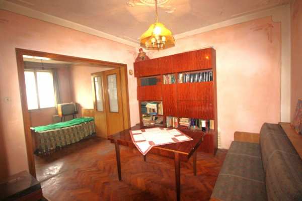 Тристаен апартамент в топ център на гр. Габрово