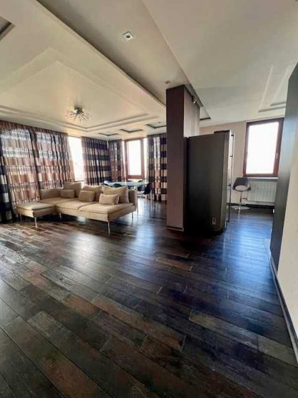 Прекрасен многостаен апартамент в София, квартал Редута.