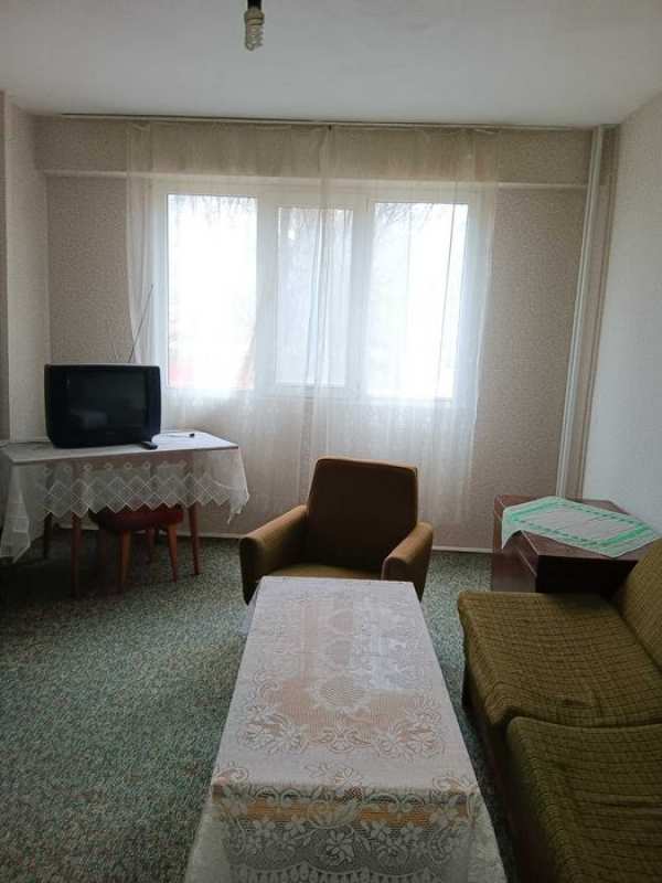 1ви етаж, среден апартамент  -  център Бабаковец